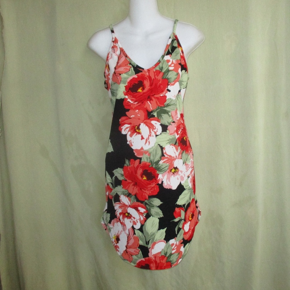 Hawaiian Design Shift Strapy Back Crisanthemum
